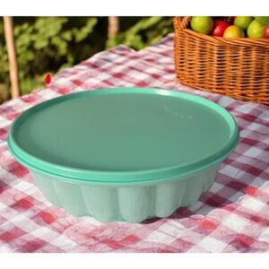 TUPPERWARE JELLO / ICE MOLD Jel Ring Mold FAST SHIPPING 1962-33